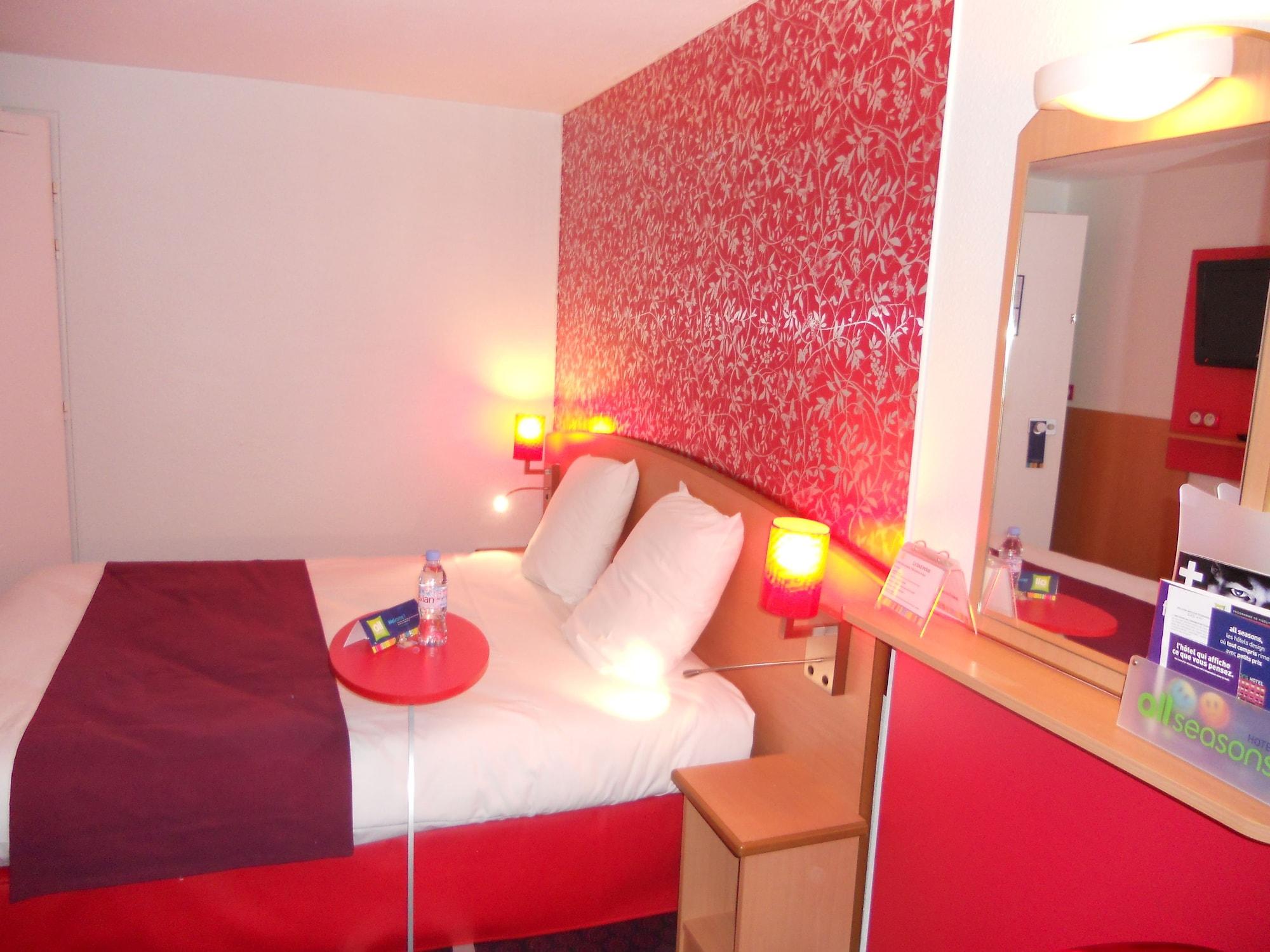 ホテル Ibis Styles Bourg En Bresse エクステリア 写真