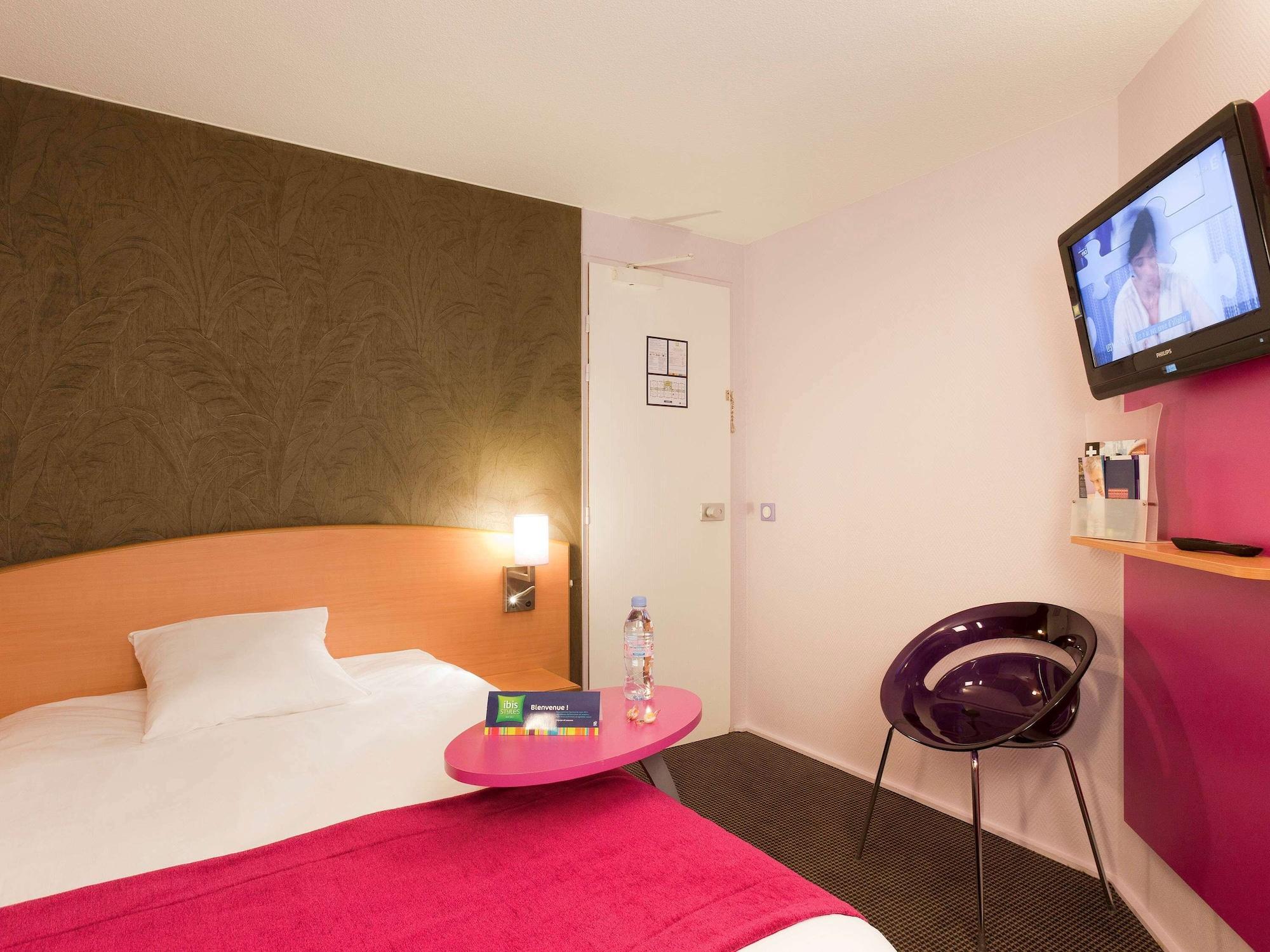 ホテル Ibis Styles Bourg En Bresse エクステリア 写真