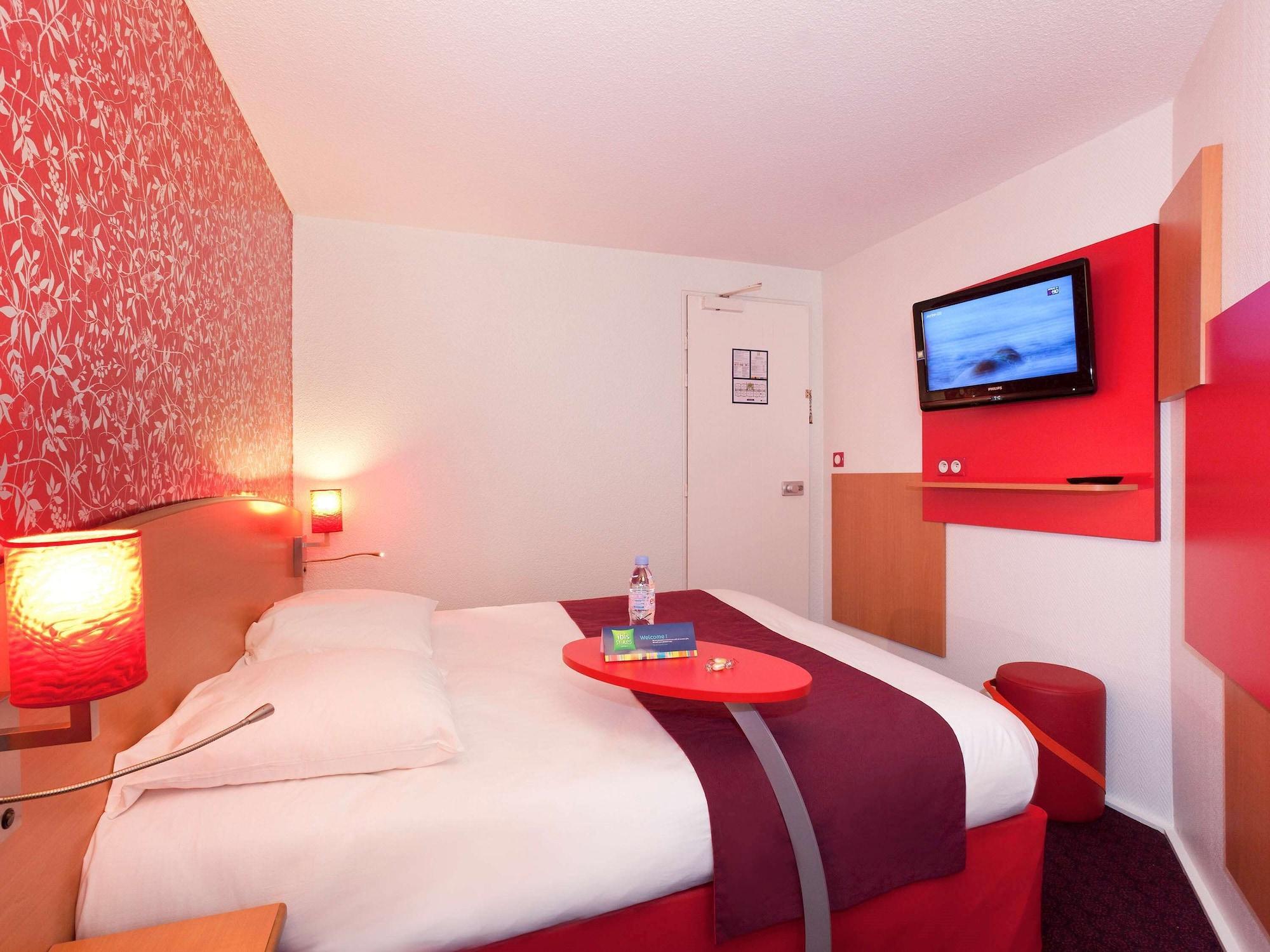 ホテル Ibis Styles Bourg En Bresse エクステリア 写真