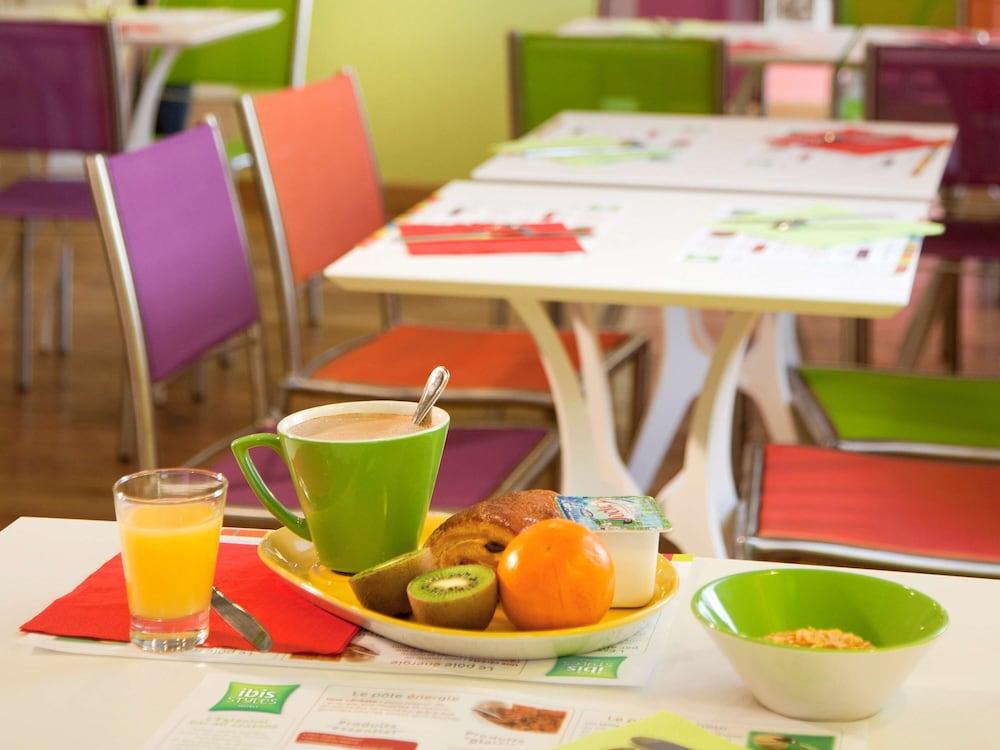 ホテル Ibis Styles Bourg En Bresse エクステリア 写真